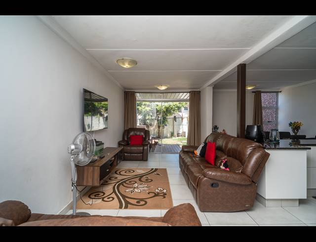 3 BEDROOM TOWNHOUSE TO LET IN UMGENI PARK